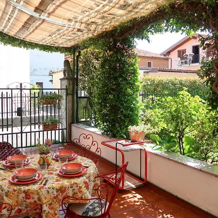 Letizia - Dgo232 By Interhome *